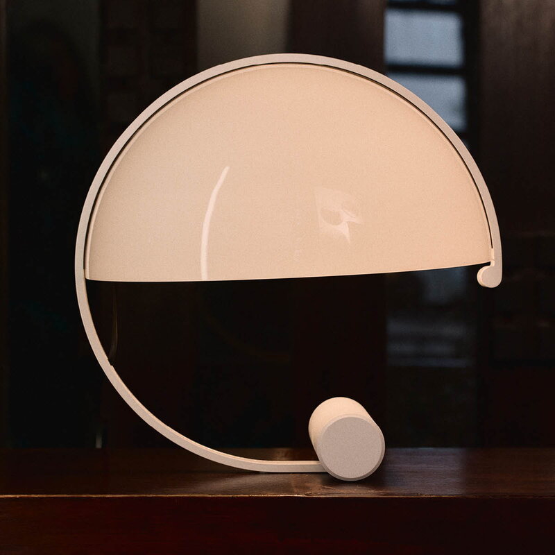 Stilnovo Meta table lamp, polished pure white, decoration image