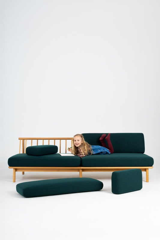TAKT T19 Spoke Sofa with armrests, oak - dark blue Kvadrat Autumn 0791, decoration image