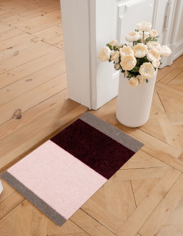 Tica Copenhagen Stripes horizontal rug, 40 x 60 cm, sand - bordeaux - rose, decoration image