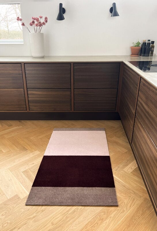 Tica Copenhagen Tapis Stripes horizontal, 67 x 120 cm, sable - bordeaux - rose, image décorative
