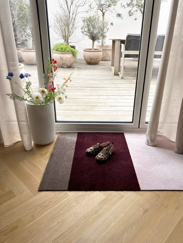 Tica Copenhagen Tapis Stripes horizontal, 67 x 120 cm, sable - bordeaux - rose, image décorative