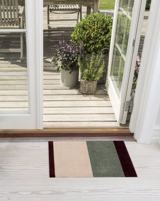 Tica Copenhagen Teppich Stripes horizontal, 40 x 60 cm, bordeaux - grün - elfenbein, dekorationsbild