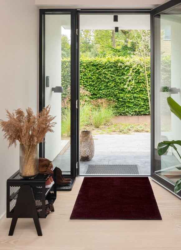 Tica Copenhagen Uni color rug, 90 x 130 cm, bordeaux, decoration image