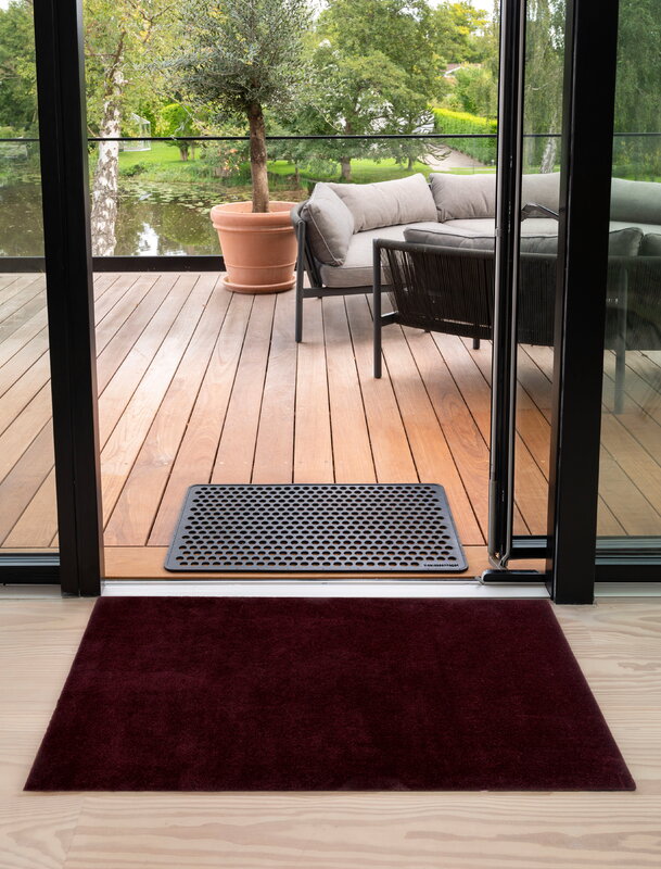 Tica Copenhagen Uni color rug, 90 x 130 cm, bordeaux, decoration image