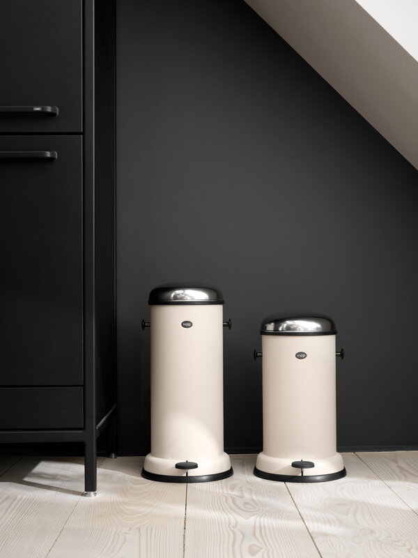 Vipp VIPP15 pedal bin, 14 L, beige, decoration image
