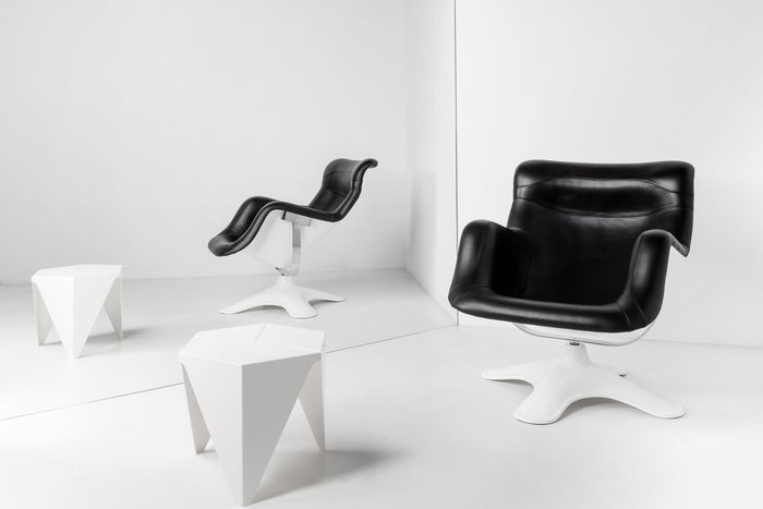 Livingroom Vitra Artek White Black Aluminium Leather Karuselli