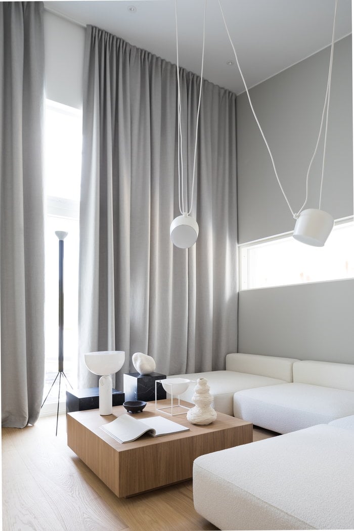 Livingroom  Housing fair By Lassen Flos Menu White Black Grey Aluminium Metal Marble Kubus