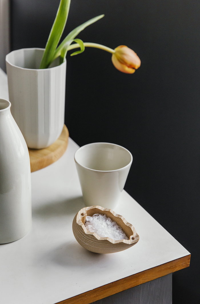 Tablesetting HAY Iwatemo Spring Copenhagen White Nature Ceramic Oak