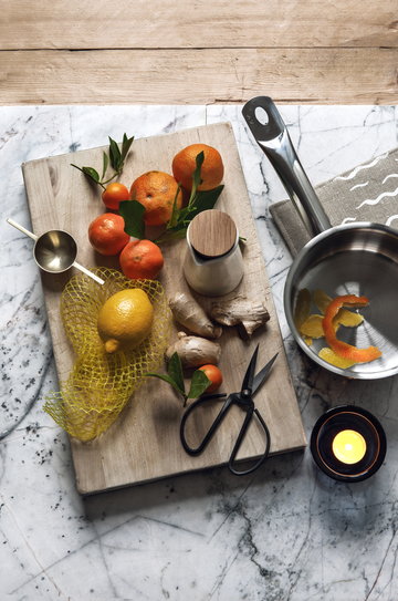 Tavola Natale Ferm Living Hay Iittala Saana ja Olli Ottone Nero Metallo Bianco Blu Beige Acciaio inox Ceramica Vetro Teema