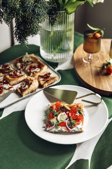 Tavola Natale Ferm Living Iittala Lyngby Porcelain Serax Ottone Grigio Naturale Trasparente Bianco Vetro Rovete Ceramica