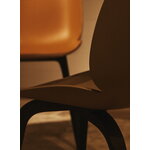 GUBI Beetle stol, amerikansk valnöt - bärnstensbrun