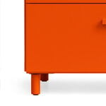 String Furniture Relief Kommode mit Beinen, niedrig, Orange