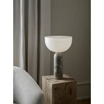 New Works Lampada da tavolo Kizu, grande, marmo grigio