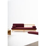 TAKT T19 Spoke Sofa with armrests, oak - dark red Kvadrat Autumn 0681, extra image
