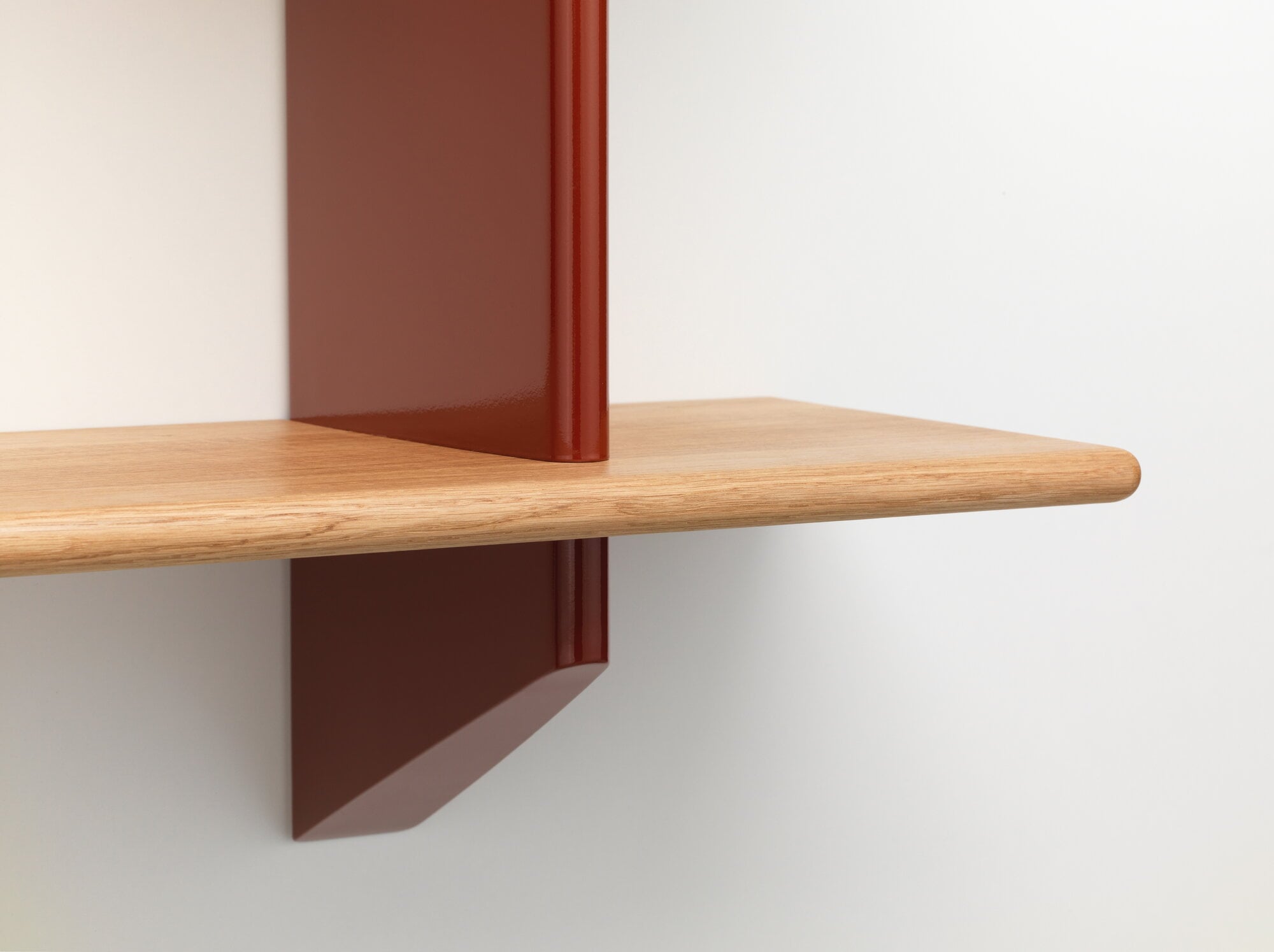 Vitra Rayonnage Mural shelf, Japanese red - oak | Finnish Design Shop