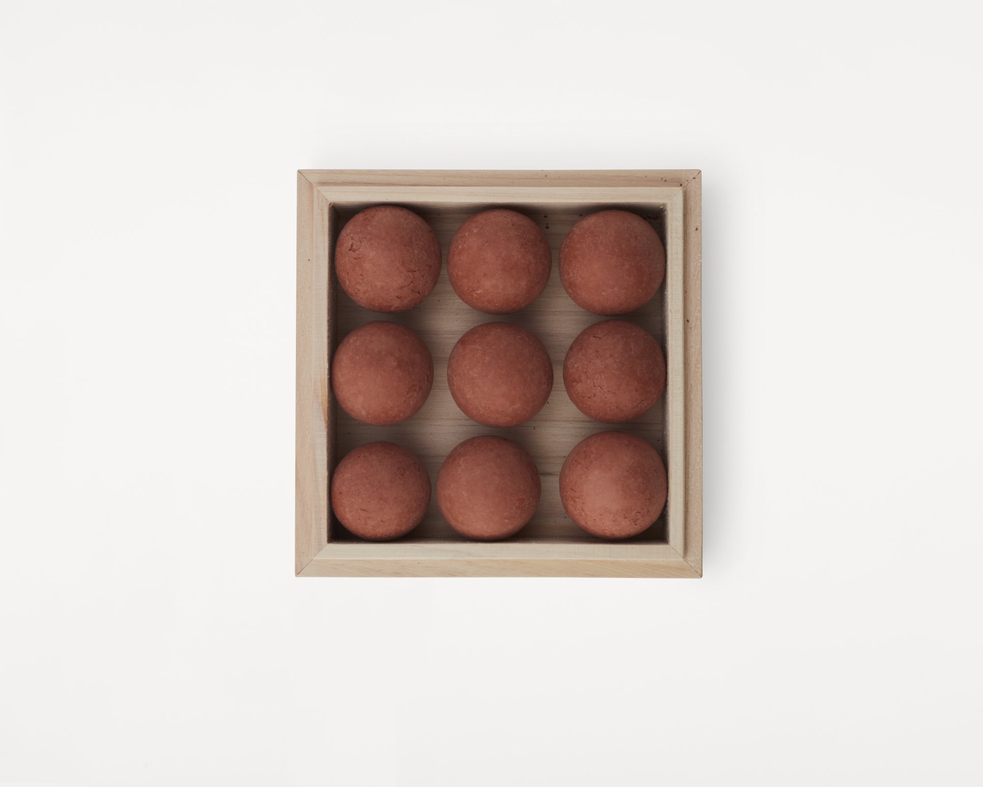 FRAMAアロマボール　 (FRAMA FROM SOIL TO FORM ) From Soil to Form Oil Diffuser Charcoal | Beratan – FRAMA