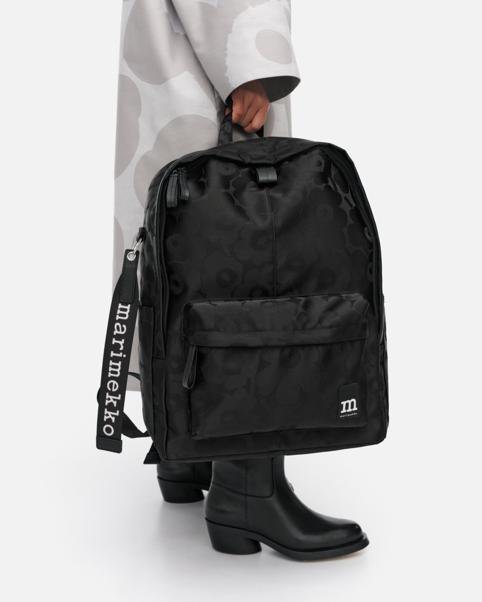 marimekko ブラック ロールトップリュック Marimekko Zip Top Backpack Unikko, black | Finnish Design Shop