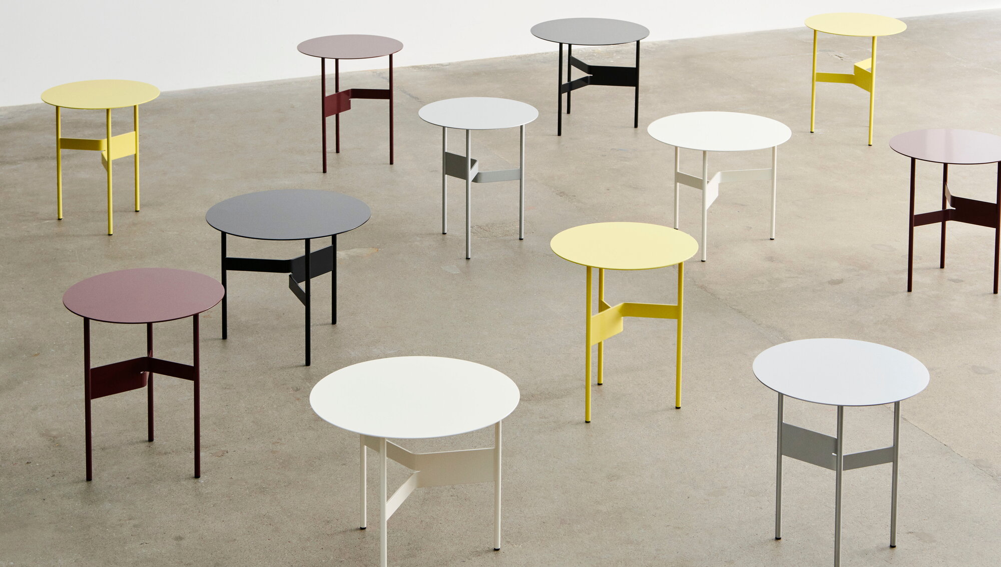HAY Shim coffee table, diam. 45 cm, h. 51 cm, bordeaux | Finnish