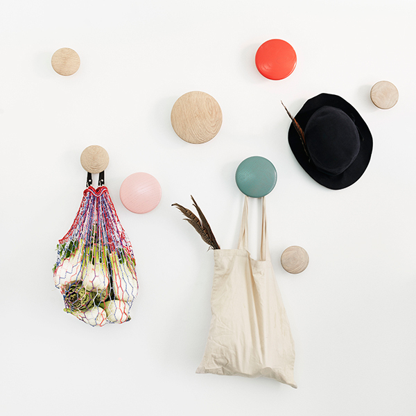 Muuto Dots Wood coat hooks, set of 5, oak | Finnish Design Shop