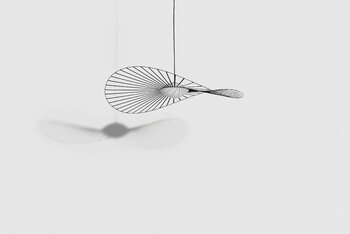 Petite Friture Lampada a sospensione Vertigo Nova, 110 cm, nera - vetro bianco