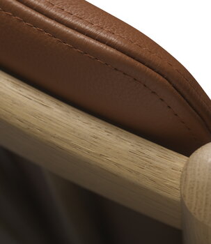 FDB Møbler J147 loungefåtölj, ek - konjakfärgat läder