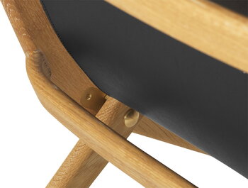 Audo Copenhagen Saxe lounge-stol, oljad ek - svart läder