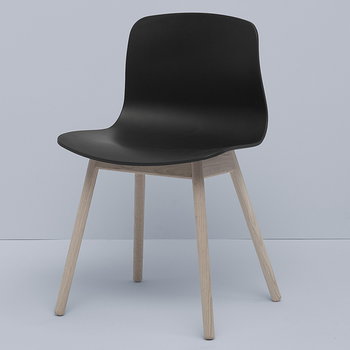 HAY About A Chair AAC12, saippuoitu tammi - musta