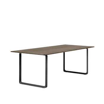 Muuto 70/70 Tisch, 225 x 90 cm, Eiche massiv geräuchert – Schwarz