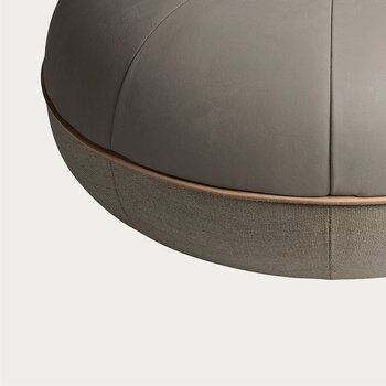 Fritz Hansen CM Pouf, small, light grey leather