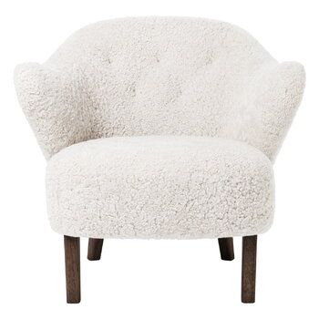 Audo Copenhagen Ingeborg lounge chair, Offwhite sheepskin - smoked oak