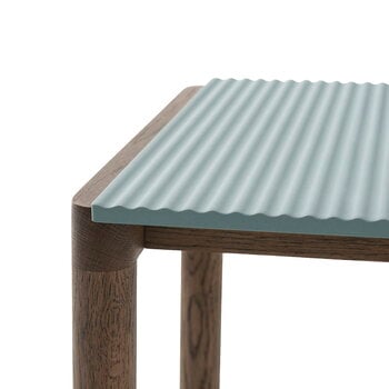 Muuto Table basse Couple, 40 x 84 cm, ondulé, bleu pâle - chêne foncé