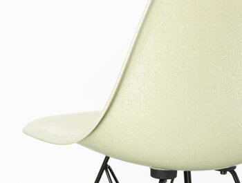 Vitra Eames DSR Fiberglass Chair, parchment - black