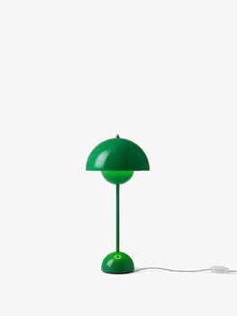 &Tradition Flowerpot VP3 table lamp, signal green