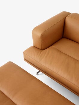 &Tradition Inland, AV32 sittpuff, polerad aluminium - cognac Noble-läder