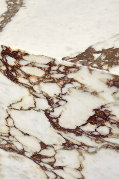 Audo Copenhagen Plinth pöytä, kuutio, Calacatta Viola marmori