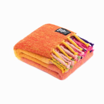 Metsovaara Karpalo Pastel mohair throw