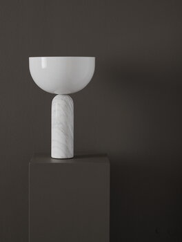 New Works Kizu pöytävalaisin, iso, valkoinen marmori