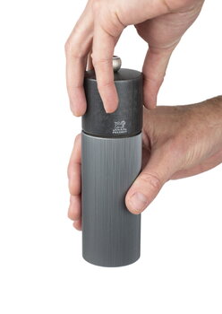 Line Dark pepper mill, 18 cm, dark grey - aluminium