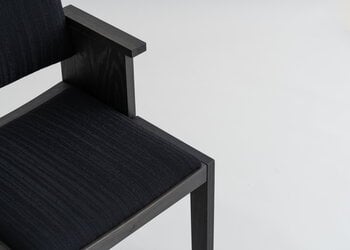 Vaarnii 016 Maasto dining arm chair, upholstered, black - black Kvadrat Alle, extra image