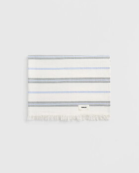 Tekla Sarong, 100 x 180 cm, villa stripes, tuotteen lisäkuva