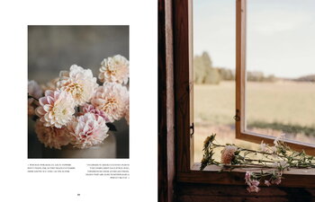 Cozy Publishing Where Flowers Bloom, extra image