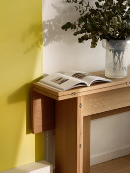 Flip table, oak 