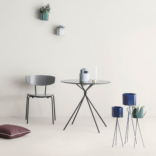 Ferm Living Plant Stand Kukkateline Pieni Harmaa Kaytetty Design Franckly