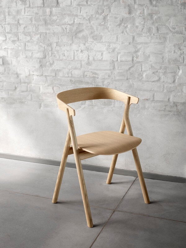 Dining chairs, Yksi chair, lacquered oak, Natural