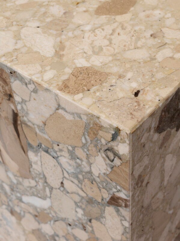 Couchtische, Plinth Grand Tisch, Kunis-Breccia-Marmor, Beige