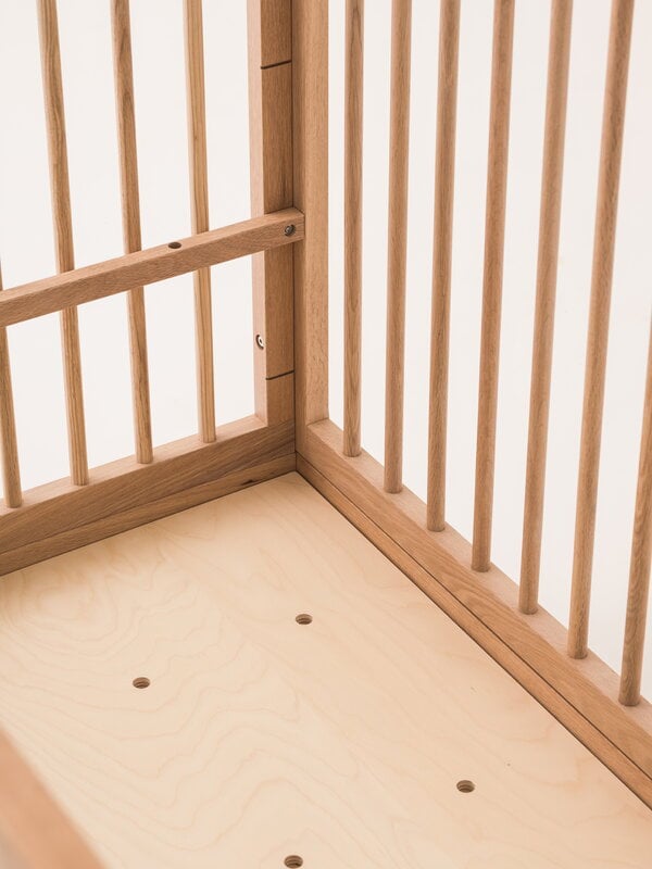 Nobodinoz Pure Evolving crib, oak, view 3