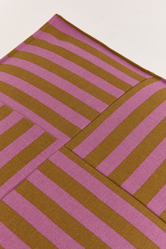 Nobodinoz Otto rahi, 55 x 55 cm, pink curry stripes, näkymä 4