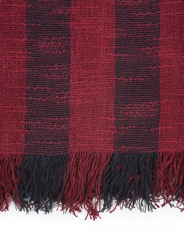Tom Dixon Band plaid, 160 x 200 cm, bordeaux - noir, image extra