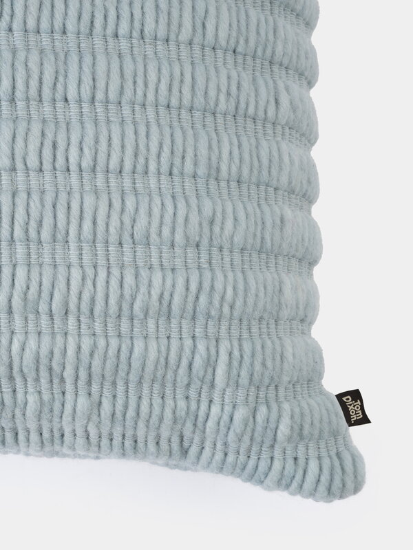 Tom Dixon Coussin Ridge, 45 x 45 cm, bleu ciel, image extra