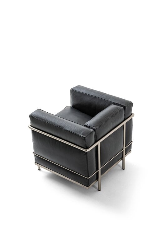 Cassina 2 Fauteuil Grand Confort, petit modèle, chrome - cuir noir 13X606, image extra